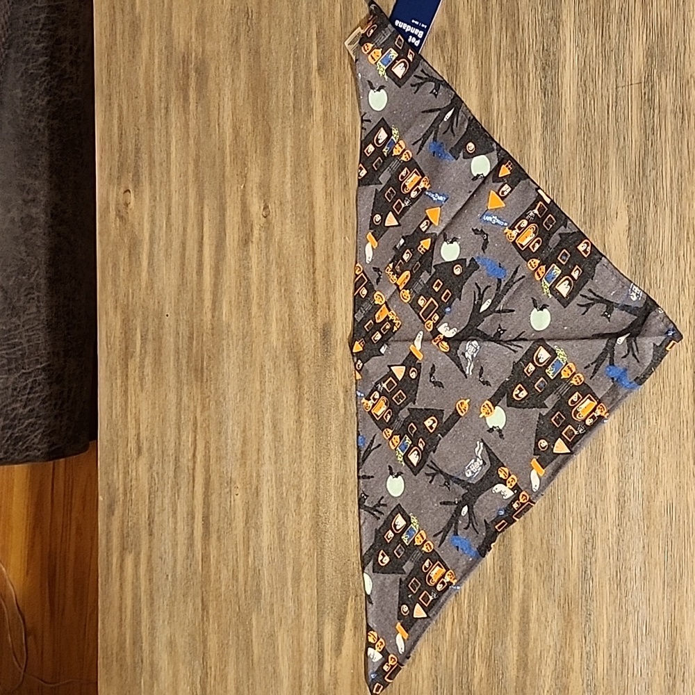 NWT Old Navy Pet Halloween Themed Bandana Size Small